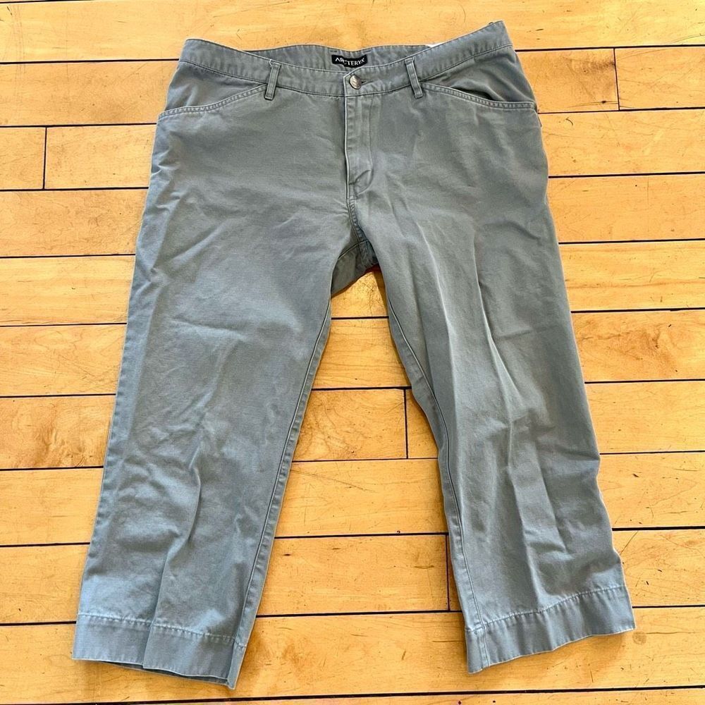 Arc'teryx Women's Capris in Slate Green